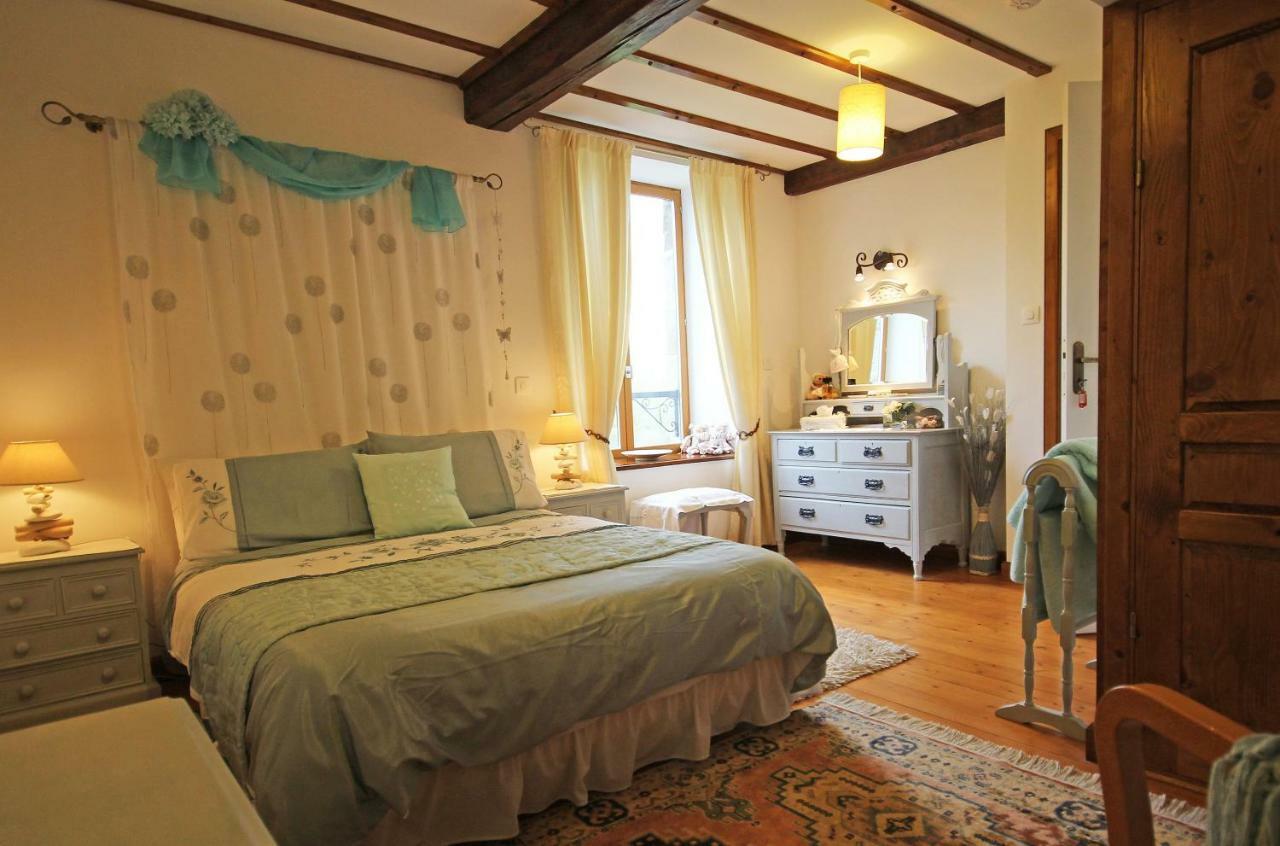 Le Rocher B&B Yvrandes Eksteriør bilde